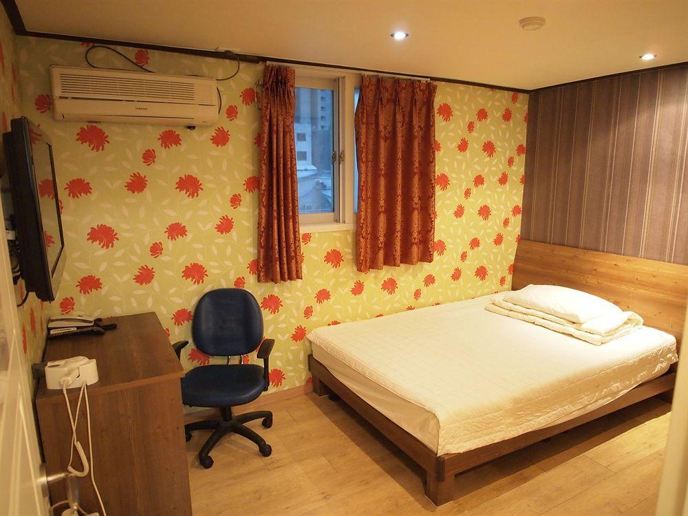 Shinchon Guest House Сеул Экстерьер фото