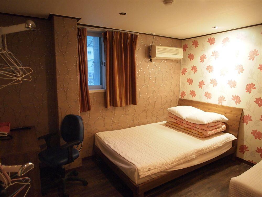 Shinchon Guest House Сеул Экстерьер фото