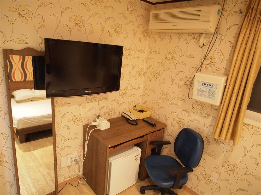 Shinchon Guest House Сеул Экстерьер фото