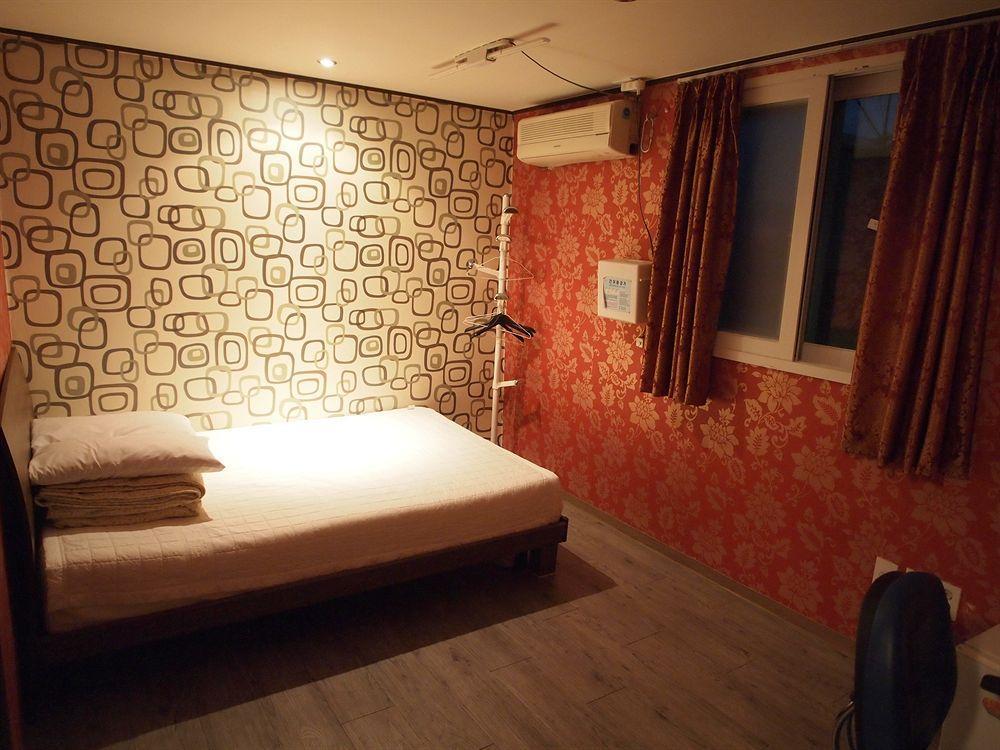 Shinchon Guest House Сеул Экстерьер фото