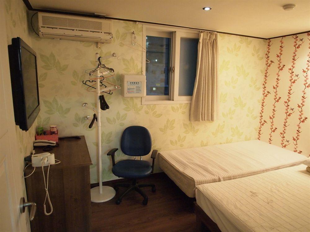 Shinchon Guest House Сеул Экстерьер фото